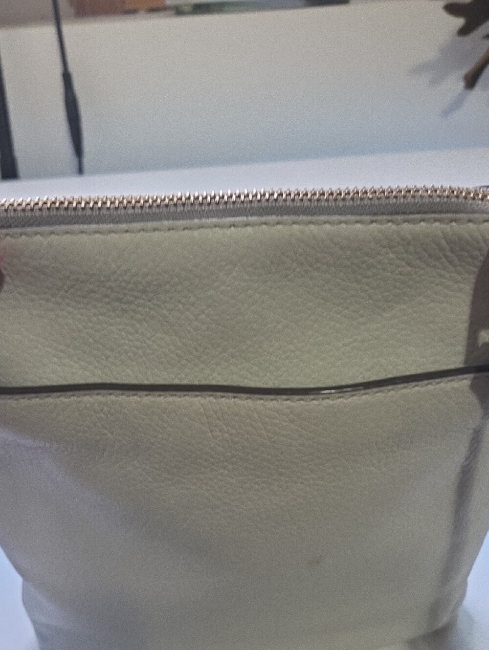 Marc Jacobs Gotham Flat Cream Pebbled Leather Crossbody with Gold Hardware - Picture 4 of 9